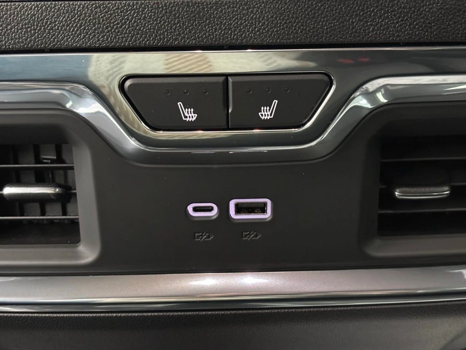 2026 GMC Sierra 5th Gen - Image 8 of 12
