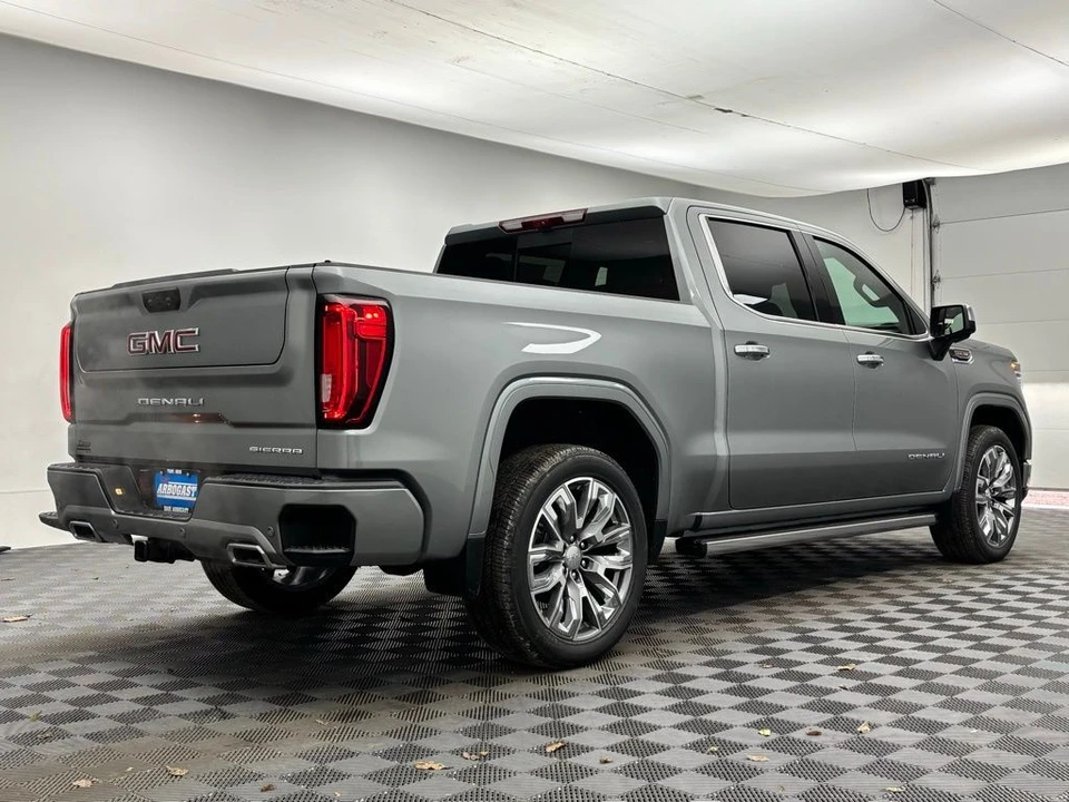 2026 GMC Sierra 5th Gen - Image 10 of 12