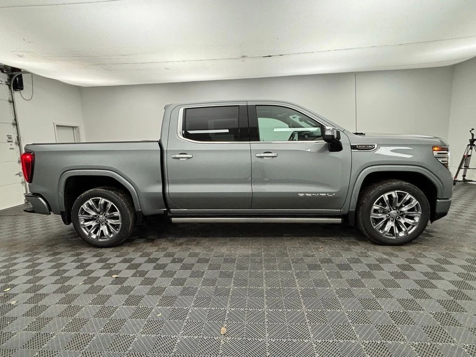 2026 GMC Sierra 5th Gen - Image 9 of 12