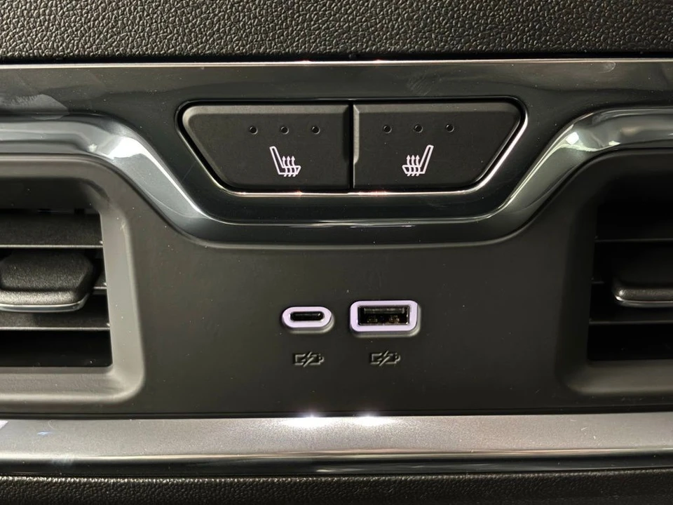 2026 GMC Sierra 5th Gen - Image 7 of 12