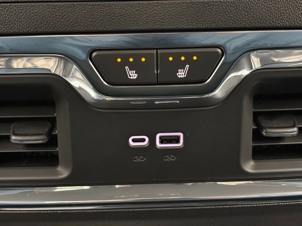 2026 GMC Sierra 5th Gen - Image 7 of 12