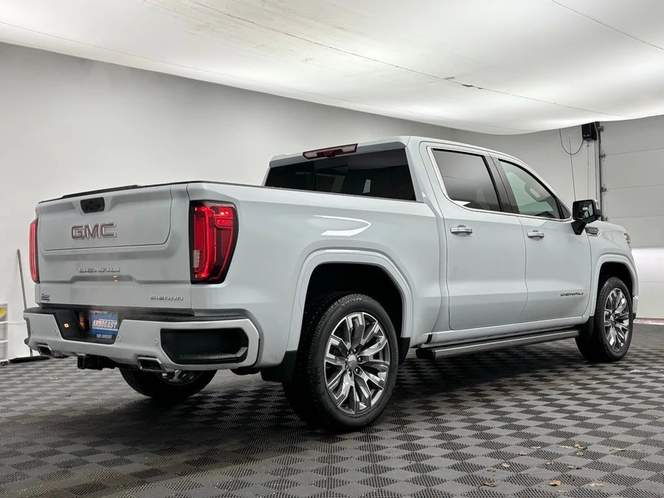 2026 GMC Sierra 5th Gen - Image 9 of 12