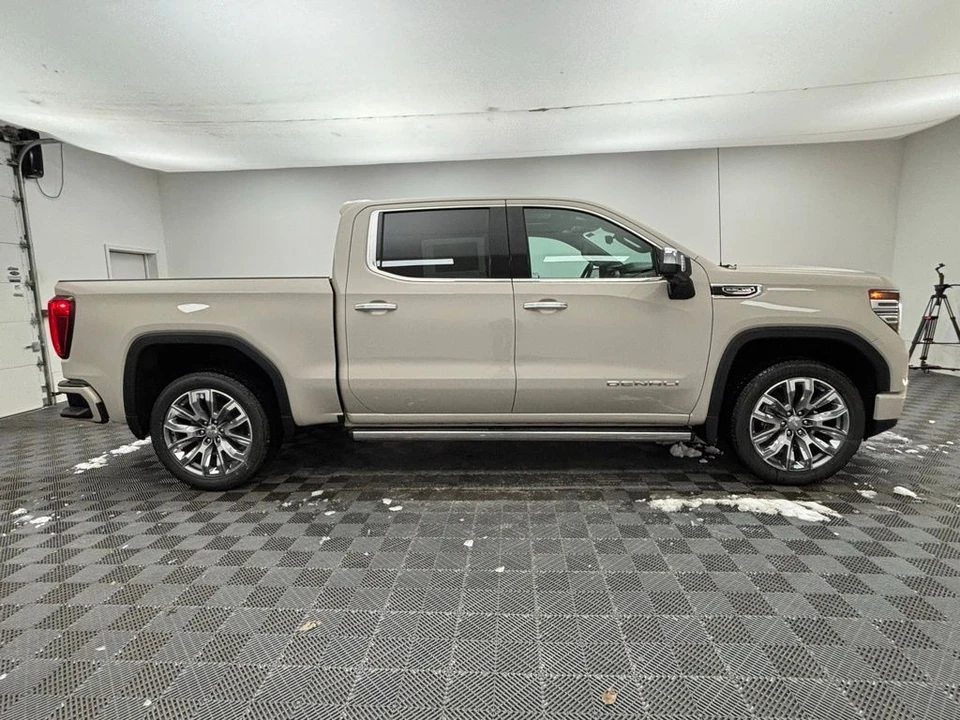2026 GMC Sierra 5th Gen - Image 8 of 12