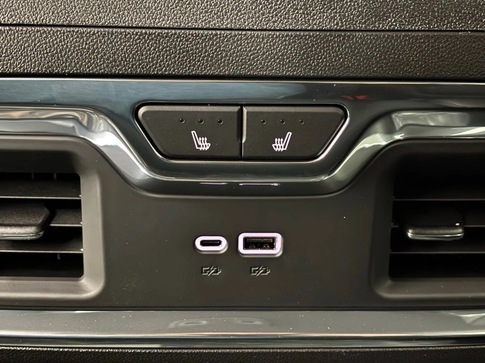 2026 GMC Sierra 5th Gen - Image 7 of 12