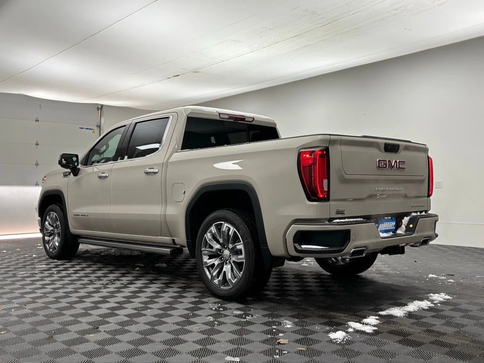 2026 GMC Sierra 5th Gen - Image 11 of 12