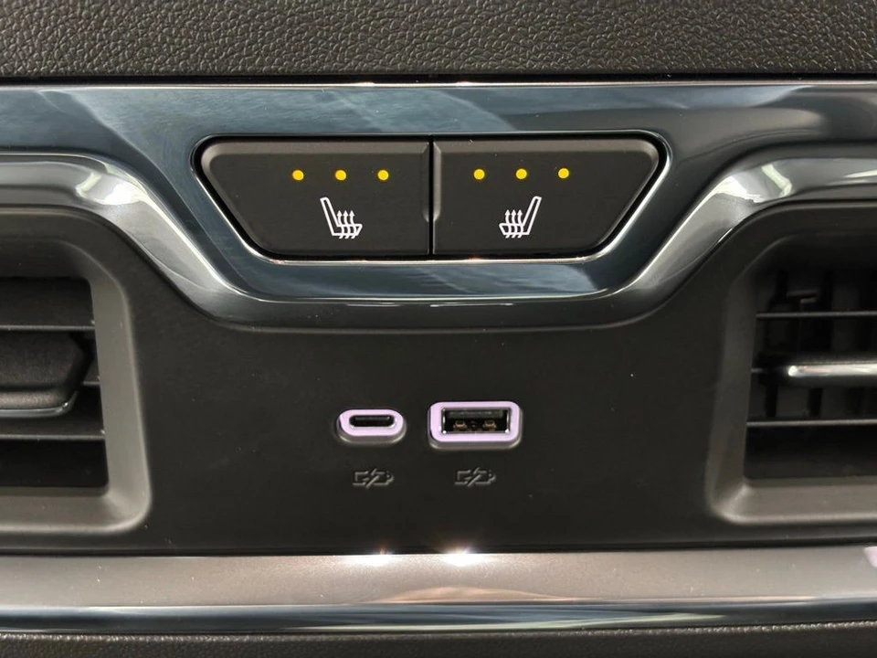 2026 GMC Sierra 5th Gen - Image 7 of 12