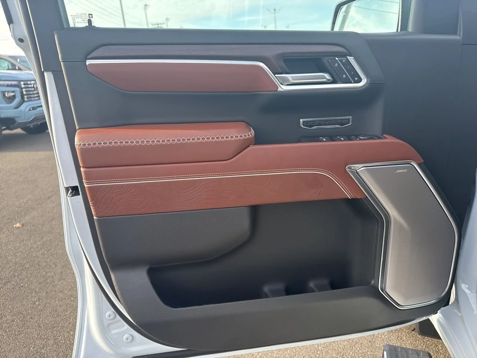 2026 GMC Sierra 5th Gen - Image 9 of 12