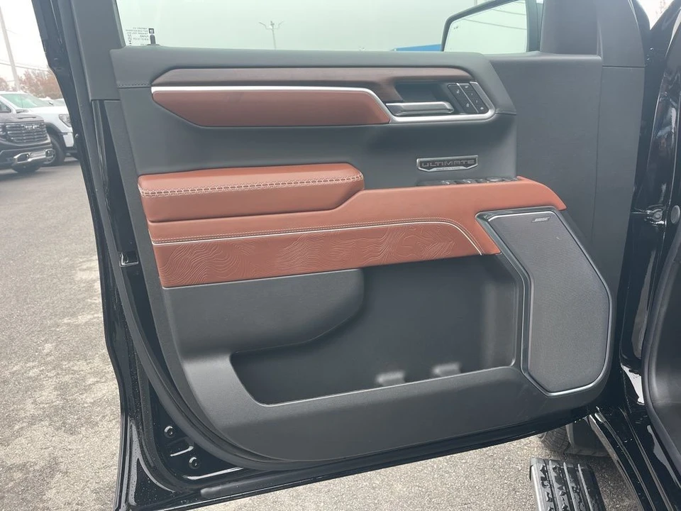 2026 GMC Sierra 5th Gen - Image 9 of 12