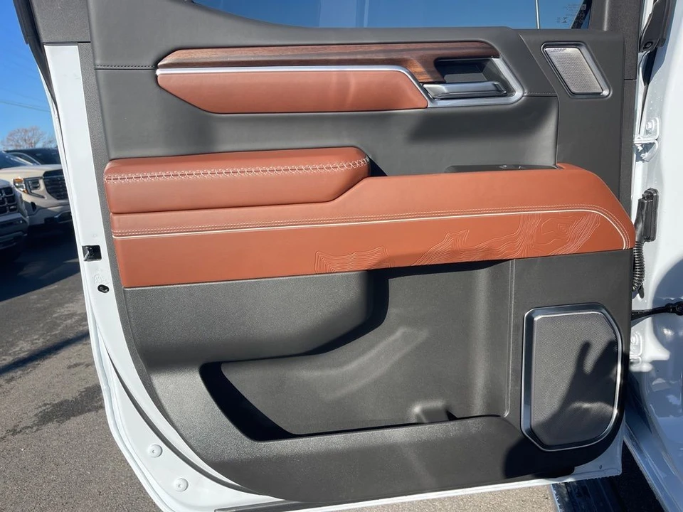 2026 GMC Sierra 5th Gen - Image 14 of 21