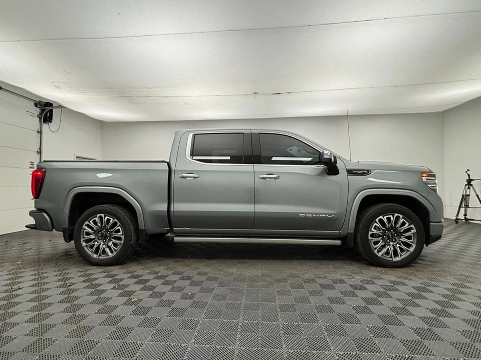 2026 GMC Sierra 5th Gen - Image 9 of 12