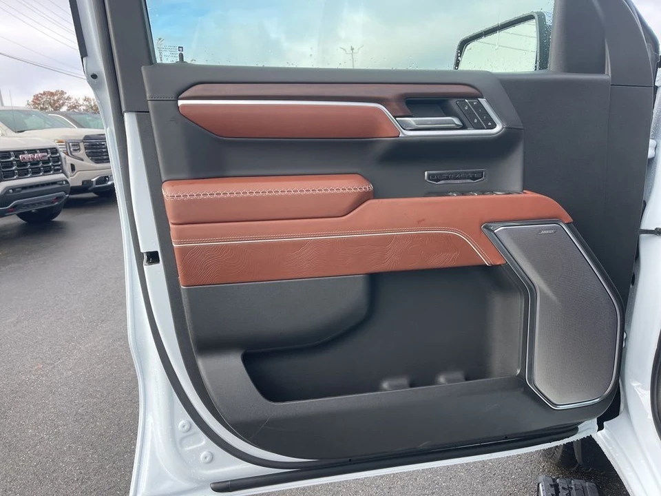2026 GMC Sierra 5th Gen - Image 9 of 12