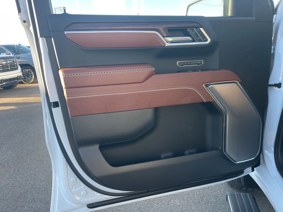 2026 GMC Sierra 5th Gen - Image 9 of 12