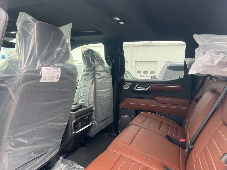 2026 GMC Sierra 5th Gen - Image 7 of 12