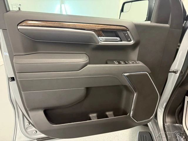 2026 GMC Sierra 5th Gen - Image 13 of 21