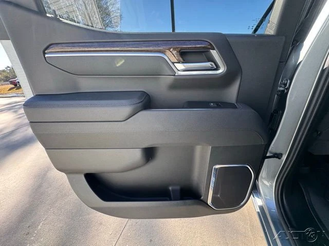 2026 GMC Sierra 5th Gen - Image 8 of 16