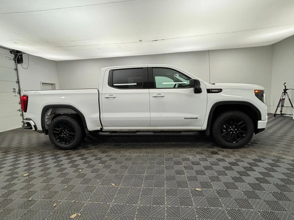 2026 GMC Sierra 5th Gen - Image 5 of 12