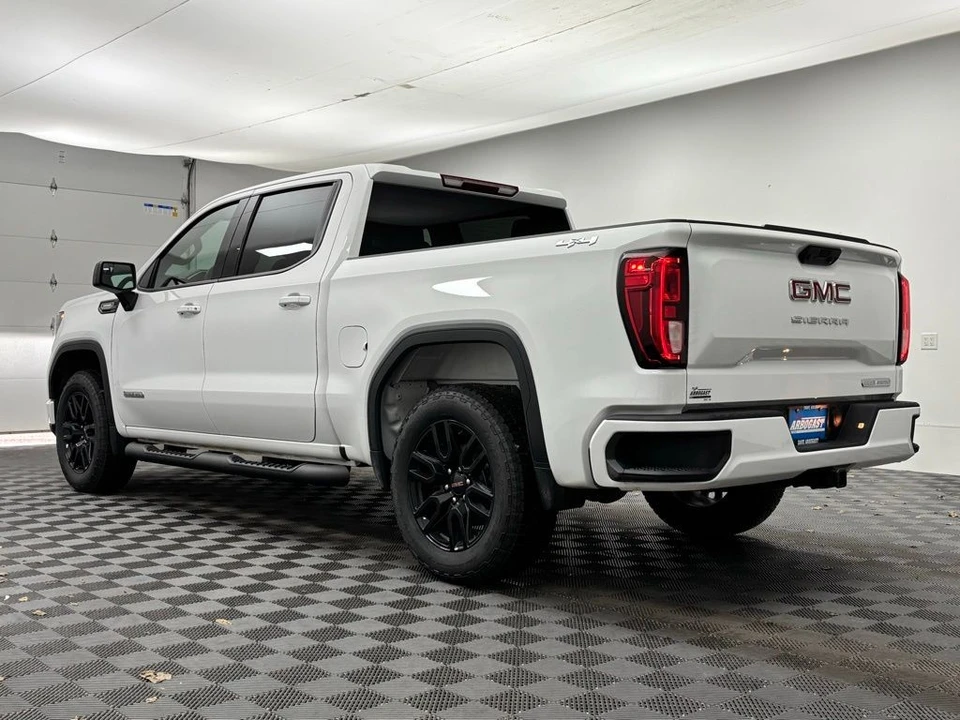 2026 GMC Sierra 5th Gen - Image 9 of 12