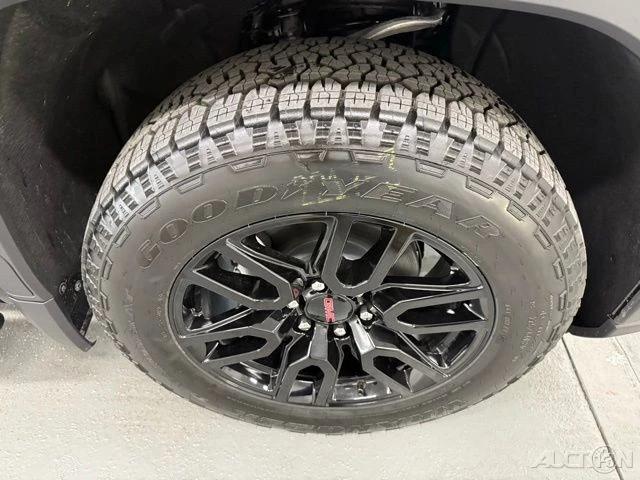 2026 GMC Sierra 5th Gen - Image 4 of 12