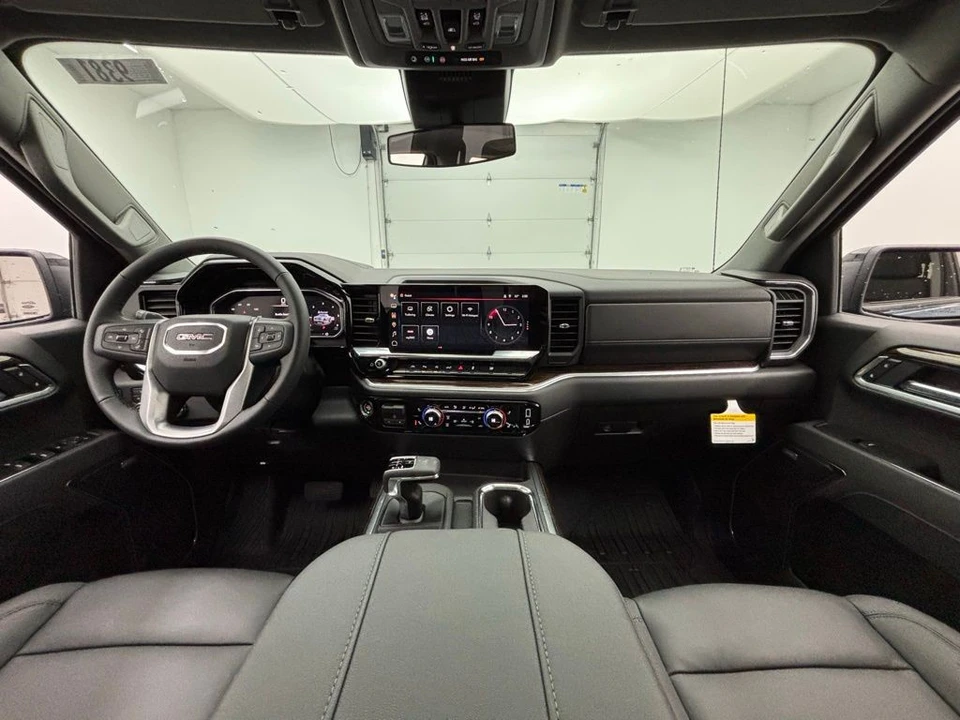 2026 GMC Sierra 5th Gen - Image 2 of 12