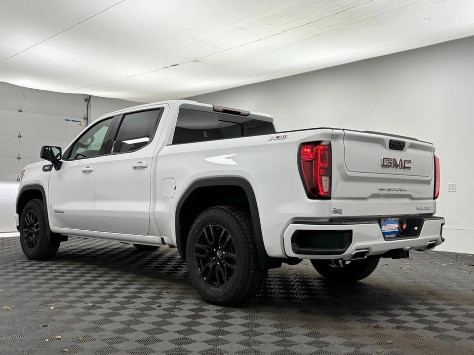 2026 GMC Sierra 5th Gen - Image 9 of 12