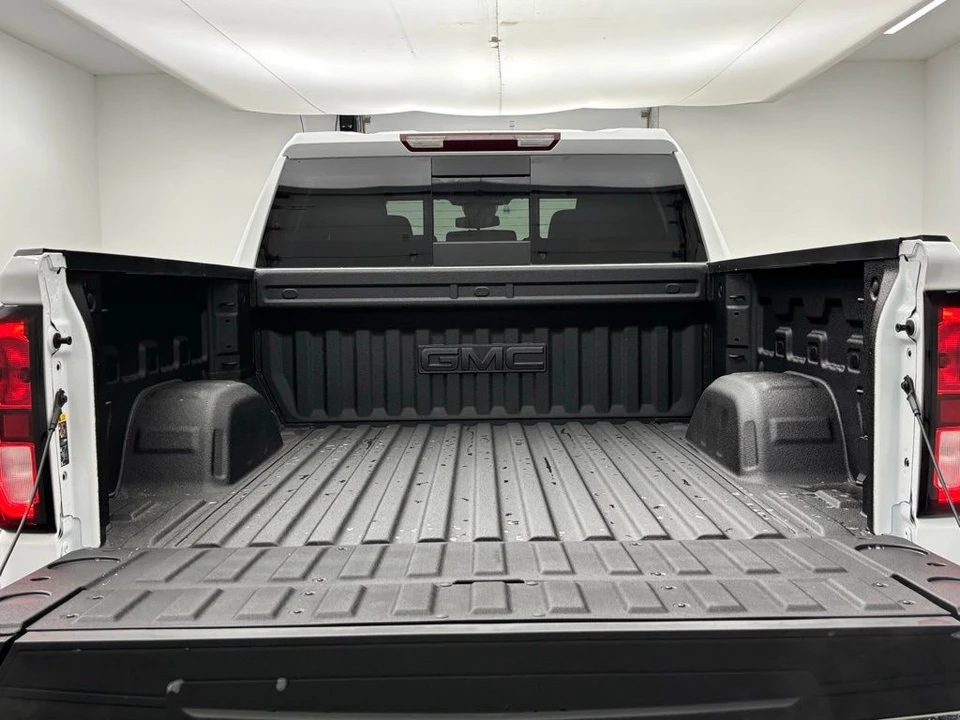 2026 GMC Sierra 5th Gen - Image 8 of 12