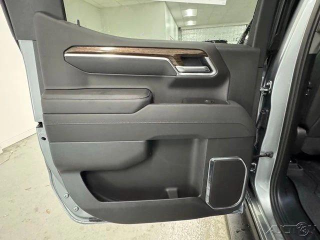 2026 GMC Sierra 5th Gen - Image 8 of 18