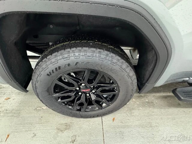 2026 GMC Sierra 5th Gen - Image 4 of 18
