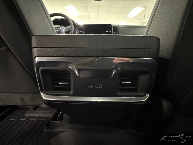 2026 GMC Sierra 5th Gen - Image 11 of 18