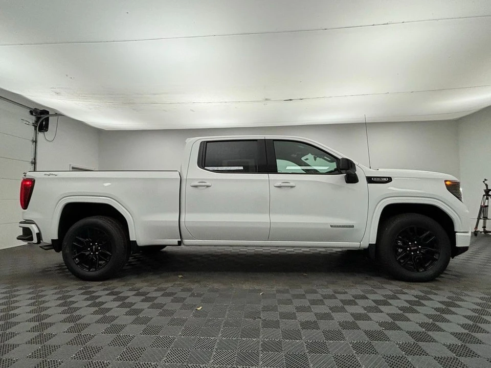 2026 GMC Sierra 5th Gen - Image 5 of 12