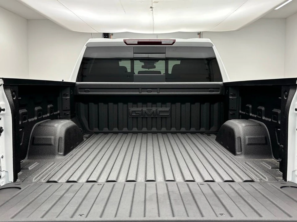 2026 GMC Sierra 5th Gen - Image 9 of 12