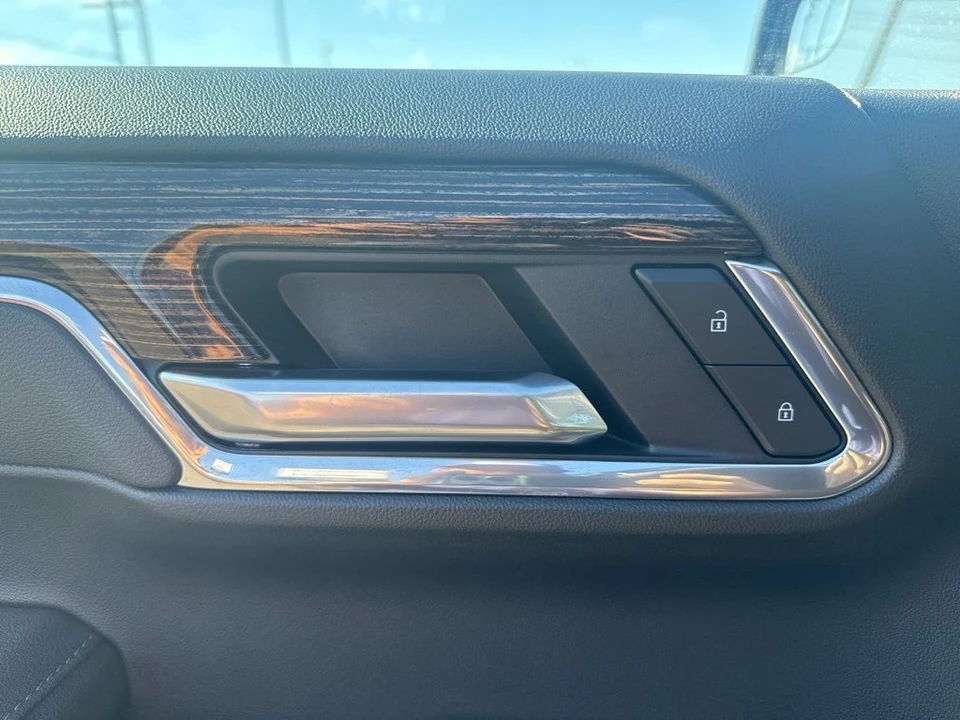 2026 GMC Sierra 5th Gen - Image 11 of 21