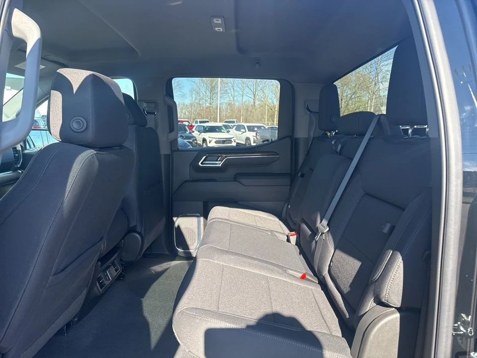 2026 GMC Sierra 5th Gen - Image 12 of 21