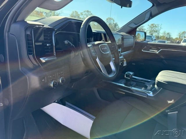 2026 GMC Sierra 5th Gen - Image 12 of 20