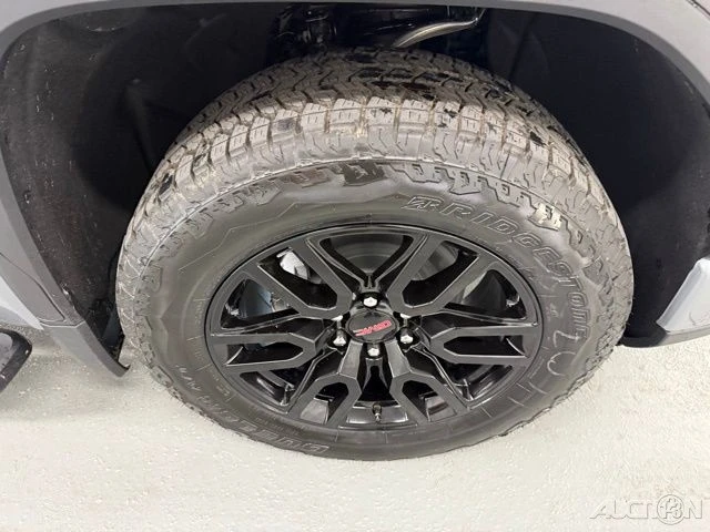 2026 GMC Sierra 5th Gen - Image 4 of 21