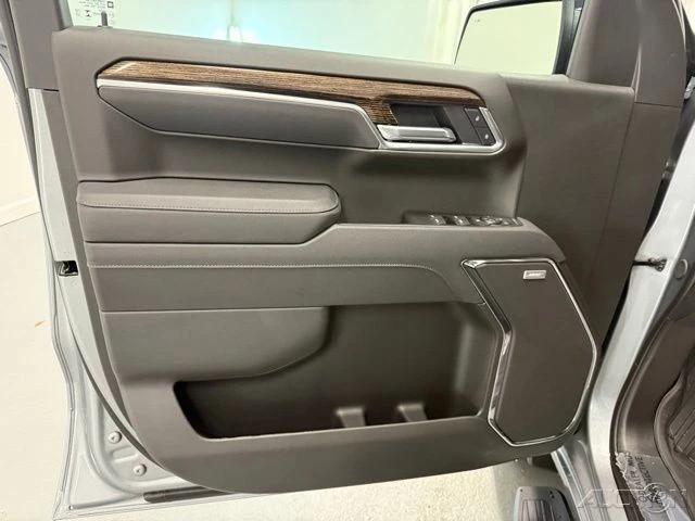 2026 GMC Sierra 5th Gen - Image 13 of 21