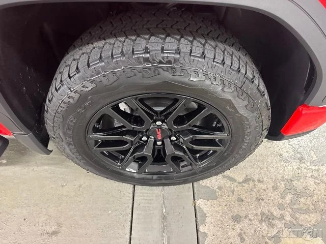 2026 GMC Sierra 5th Gen - Image 4 of 12