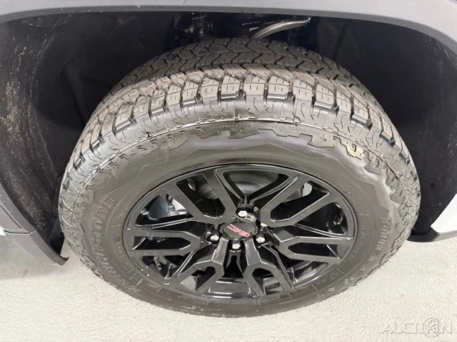 2026 GMC Sierra 5th Gen - Image 4 of 21