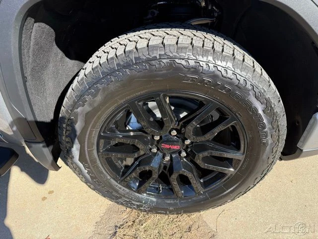 2026 GMC Sierra 5th Gen - Image 4 of 21