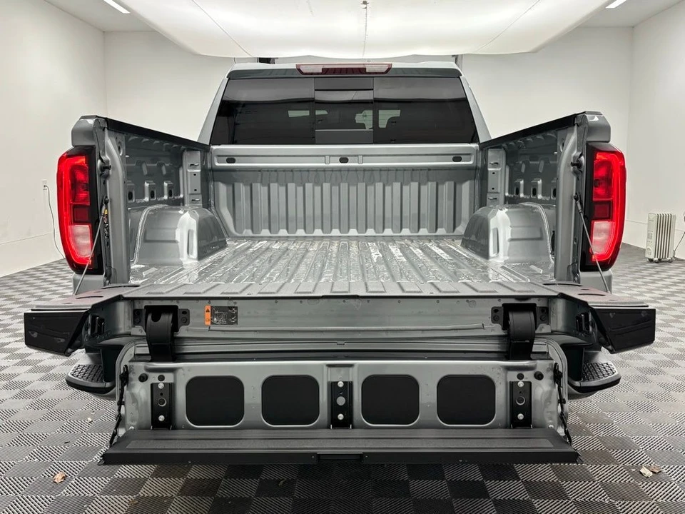 2026 GMC Sierra 5th Gen - Image 8 of 12