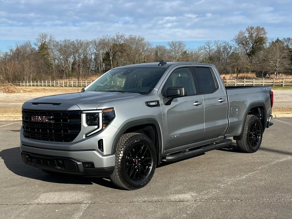 2026 GMC Sierra 5th Gen - Image 2 of 12