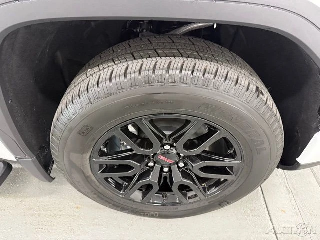 2026 GMC Sierra 5th Gen - Image 4 of 12