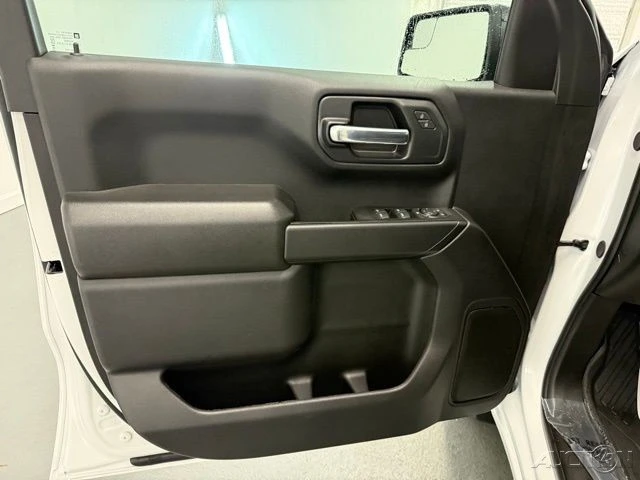 2026 GMC Sierra 5th Gen - Image 13 of 20
