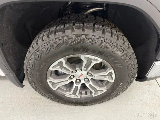 2026 GMC Sierra 5th Gen - Image 4 of 20