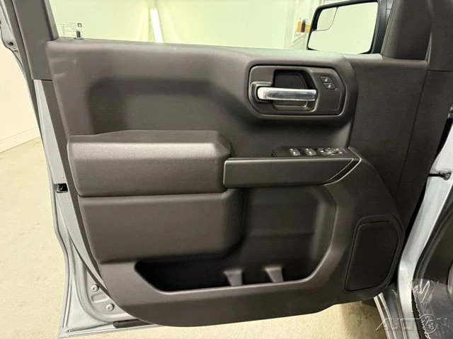 2026 GMC Sierra 5th Gen - Image 13 of 21