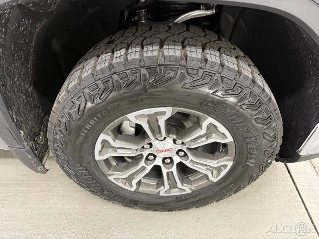 2026 GMC Sierra 5th Gen - Image 4 of 21