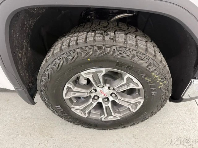 2026 GMC Sierra 5th Gen - Image 4 of 21