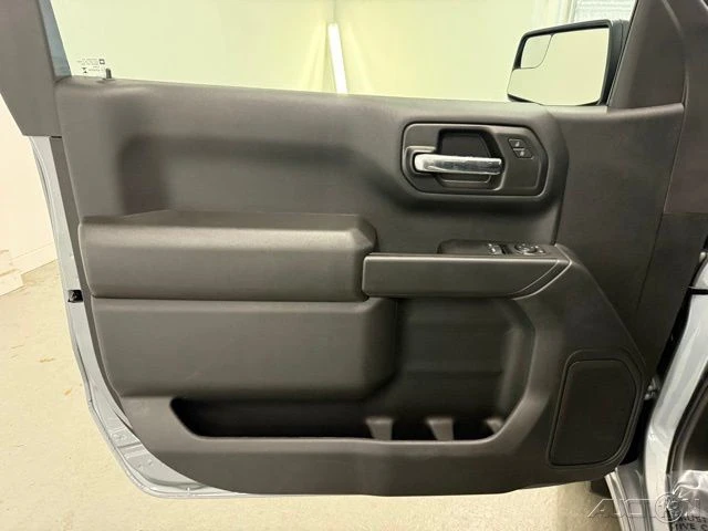 2026 GMC Sierra 5th Gen - Image 13 of 19
