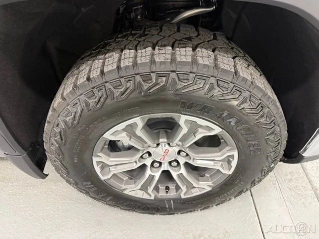 2026 GMC Sierra 5th Gen - Image 4 of 21