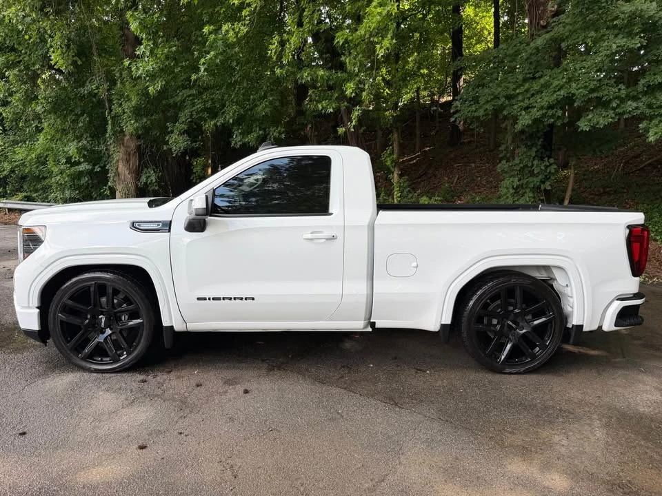 2026 GMC Sierra 5th Gen - Image 2 of 14
