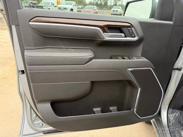 2026 GMC Sierra 5th Gen - Image 13 of 21